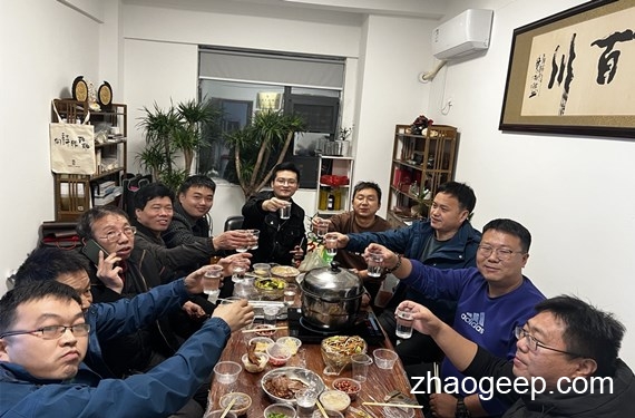 兆格环保四季度团建 鑫兆丰全自动液压榨油机