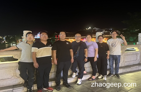 兆格环保三季度南京团建 鑫兆丰全自动液压榨油机